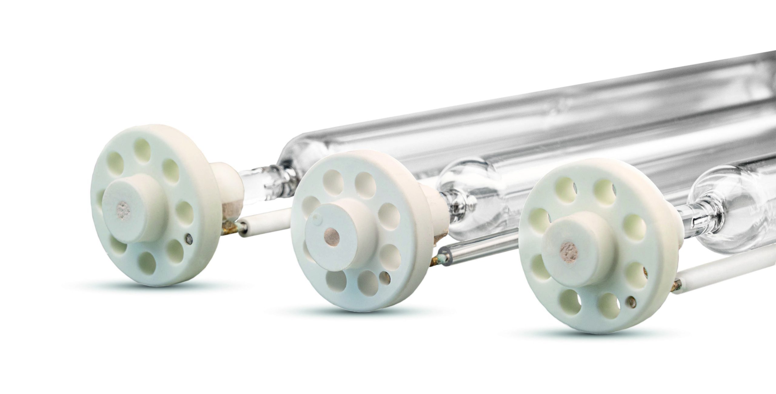 화학 및 제약 공정에서 정밀한 UV 조사를 위해 사용되는 맞춤형 스펙트럼의 UV 램프